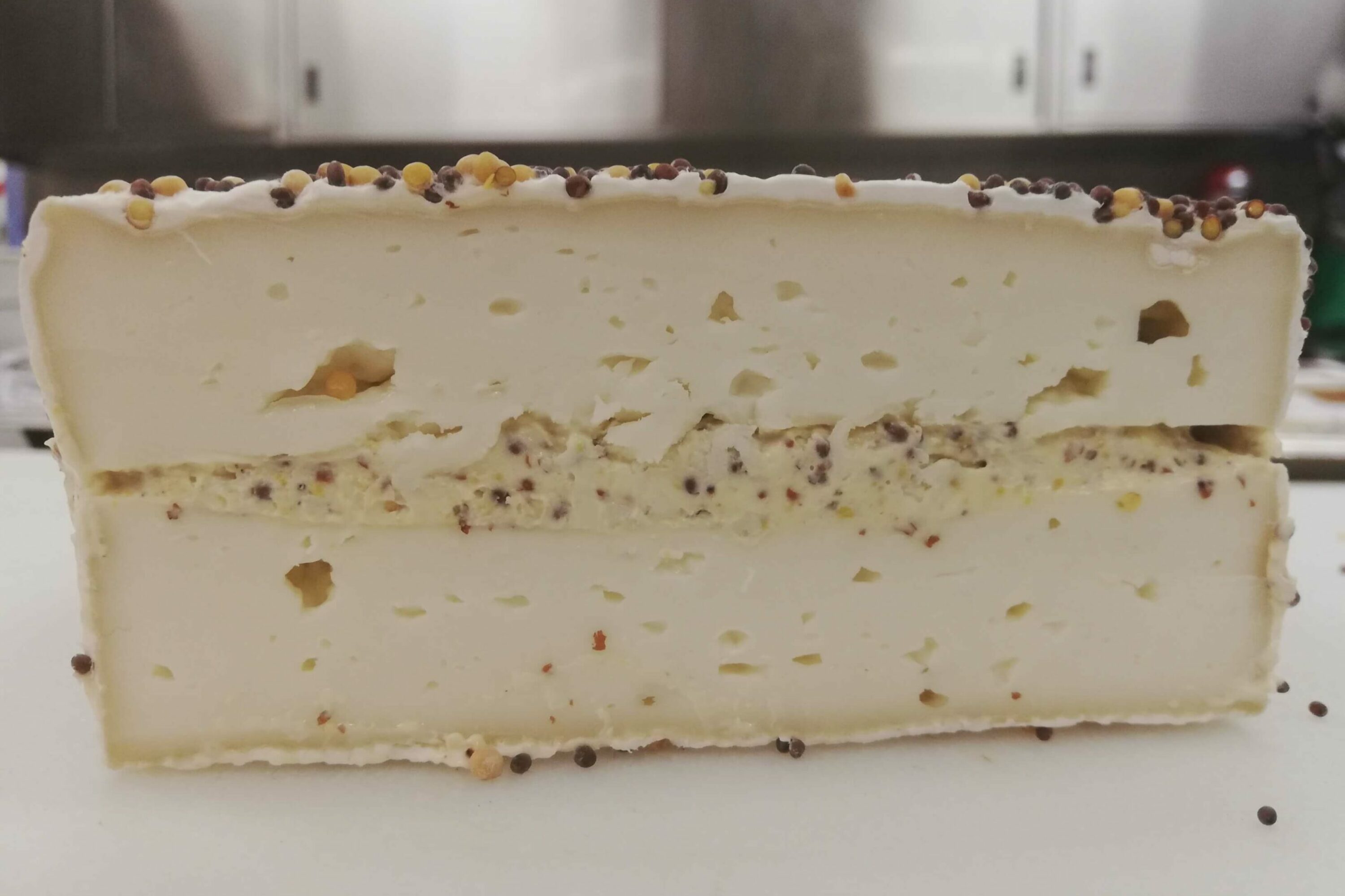 Cumari o Passarinho gefüllter Brie